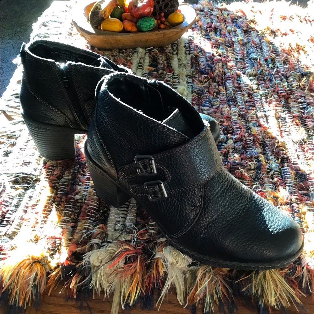 Brown Leather BOC Born Boots